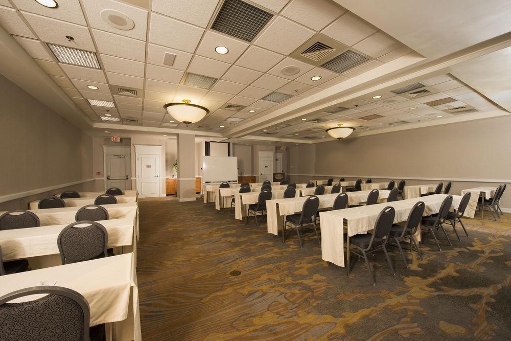 Embassy Suites Newark - Wilmington/South Buitenkant foto